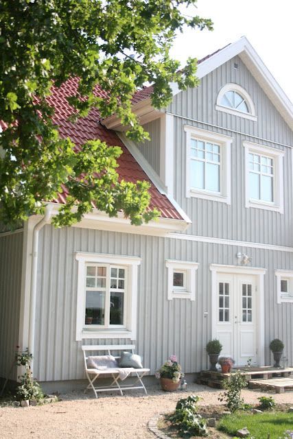 red rood and grey siding