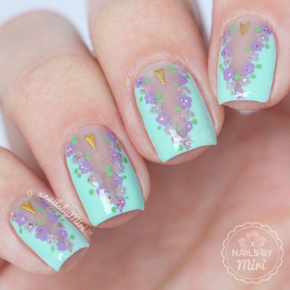 Glitter designed nails