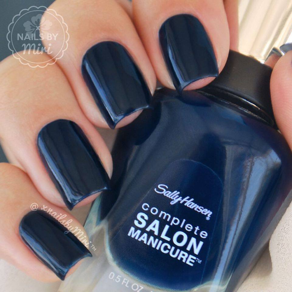 black nails