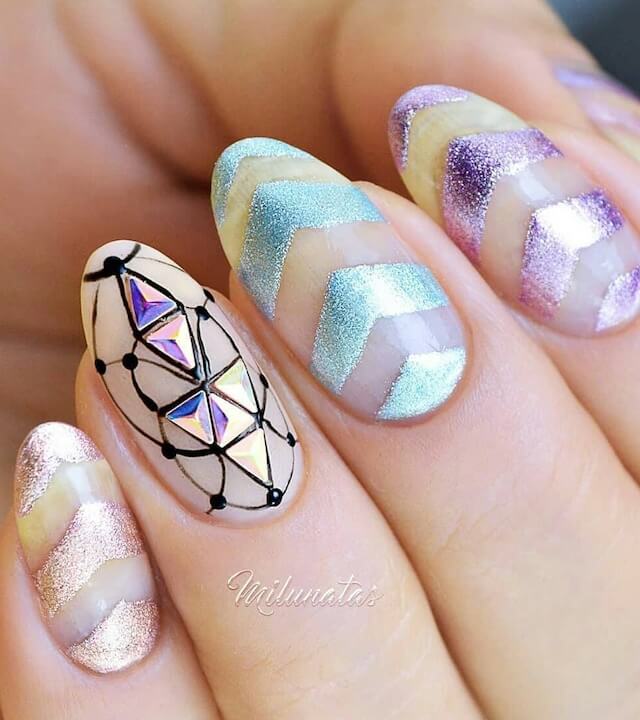 Geometric patterns mettalic nails