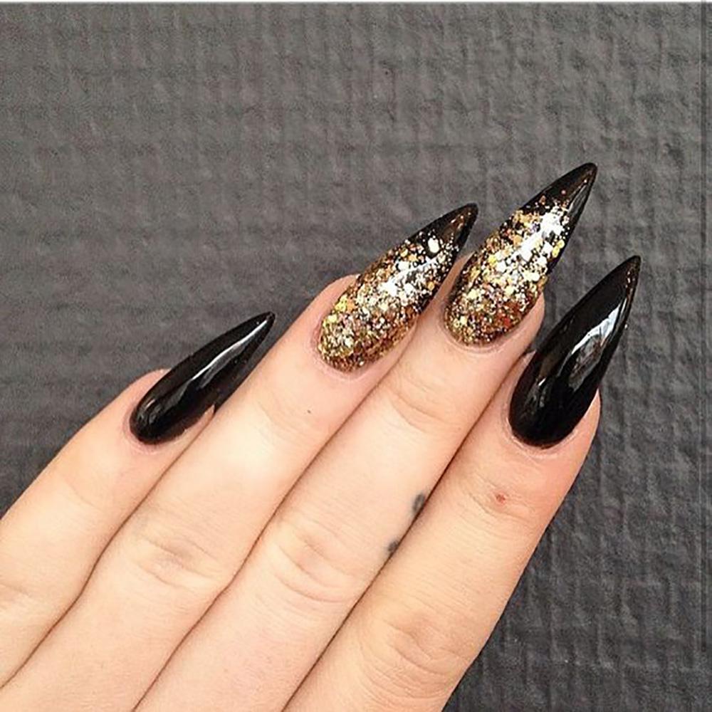 stiletto nails black