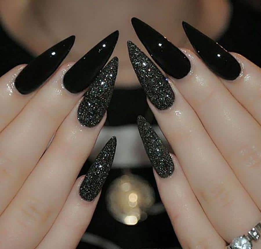 Shiny claw nails