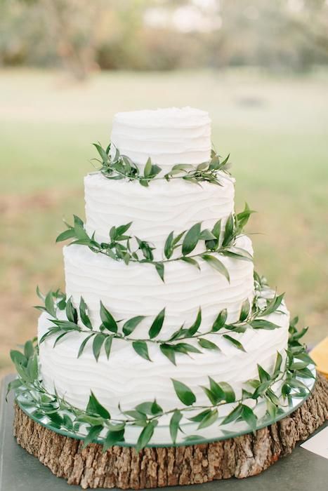 Green and white wedding cakes decor