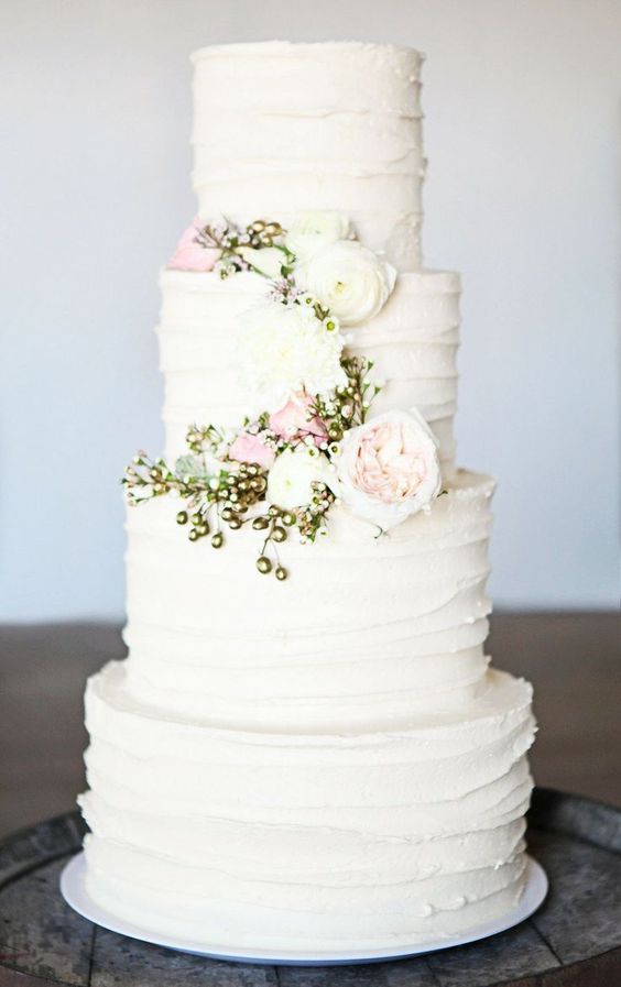 beautiful cake with flowers design