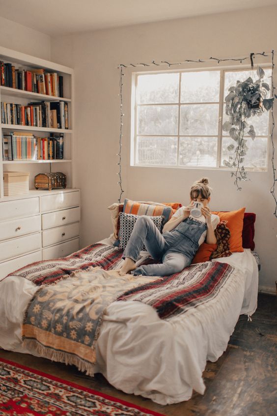 Vibrant Colors for Small Bedrooms