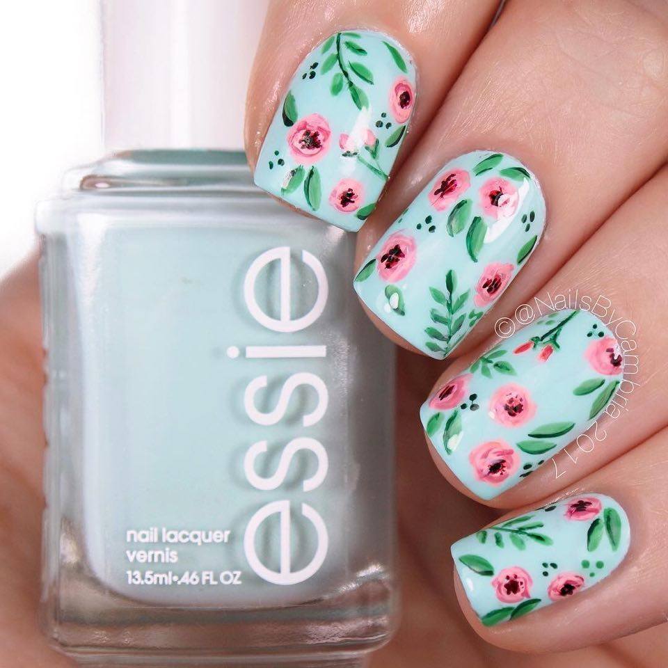 Green Pastel nail with flowers