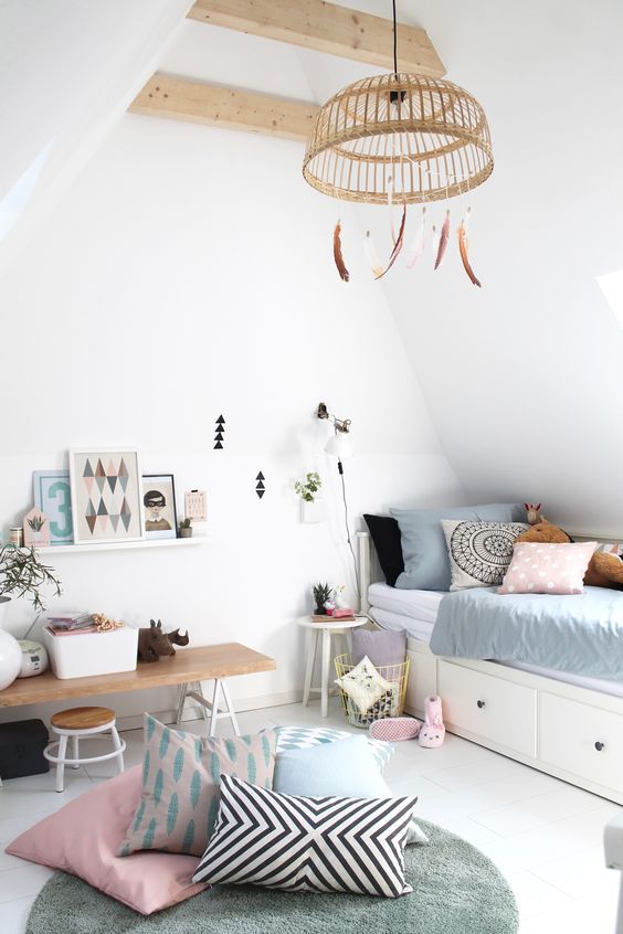 Color Decorating Ideas for a Girl's Bedroom