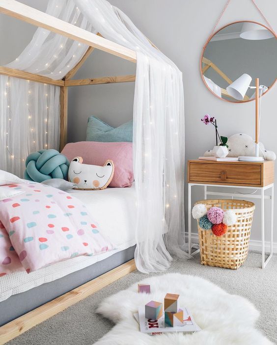 Canopy Idea in Girl Bedroom