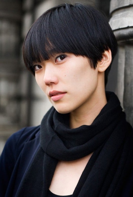 short hair wit bangs