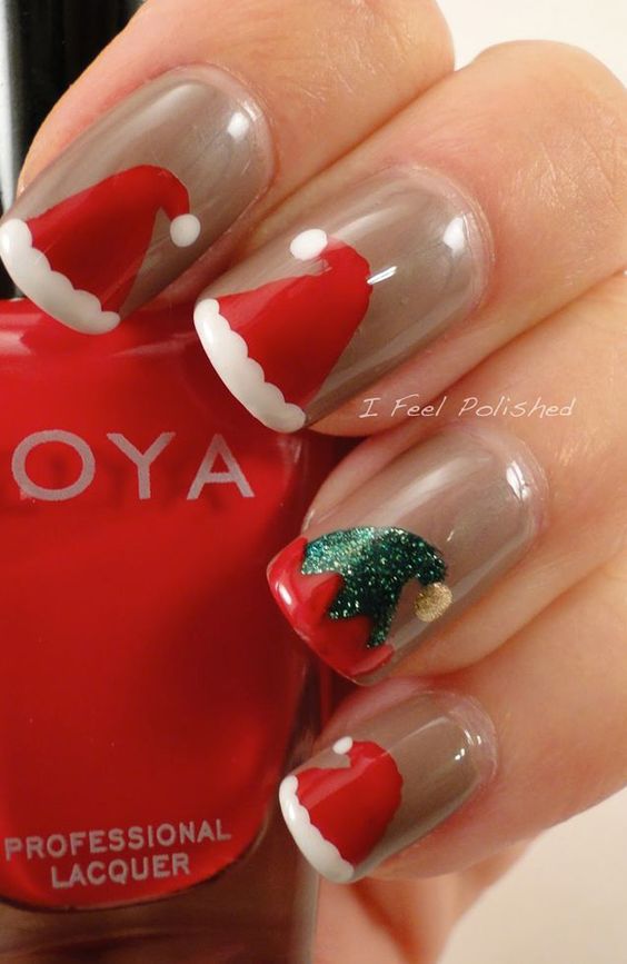 Christmas Nail Art : Santa hat design