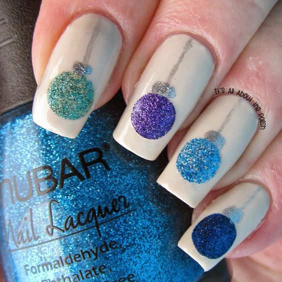 Sparkle Christmas nail art