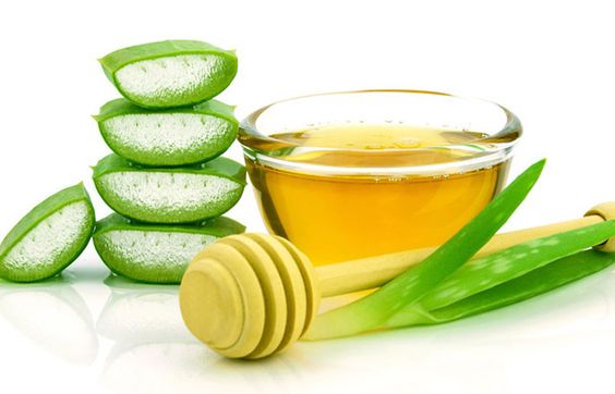 homemade honey mask with aloe vera