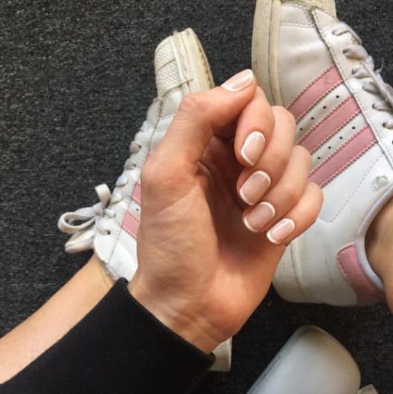 Simple white border Minimalist Nail Art Ideas