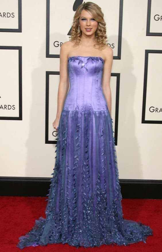 Taylor Swift at the Grammy awards in the year 2008