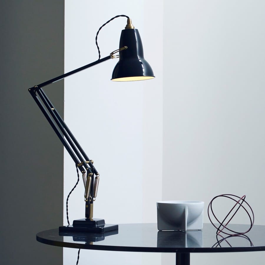 Examples of Industrial Designs : Anglepoise Lamp