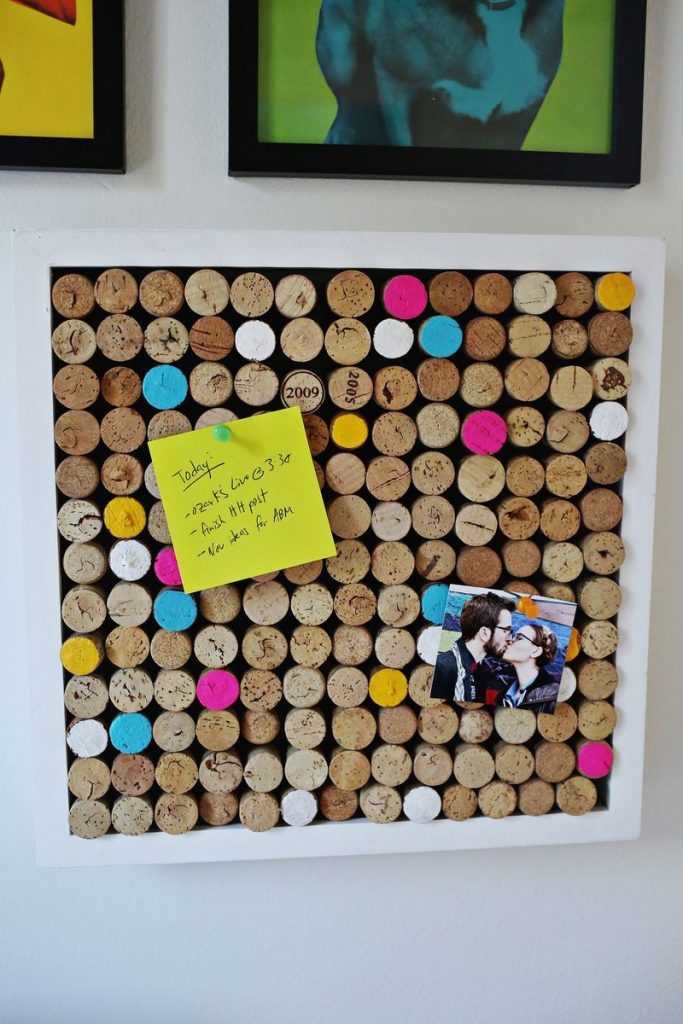 DIY Wine Cork Memo Board