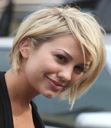 Layered Bob with Side Swept Long Bang