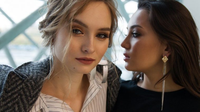 How to Pick the Right Earrings