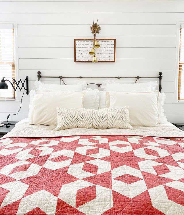 Adding Quilt to your farmhouse Decor