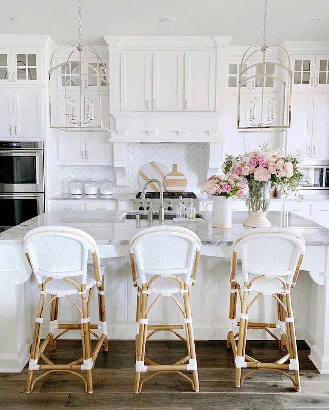 Modern farmhouse kitchen with Enormous pendants