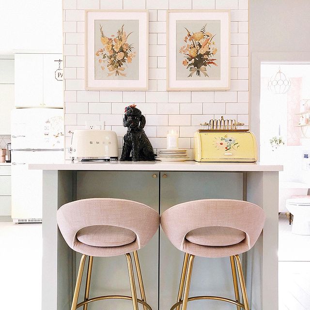 room color combination - White, Pink And Sage