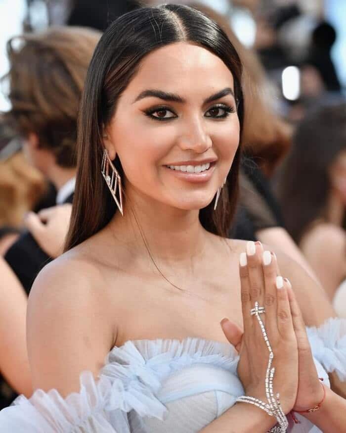 Long and Sleek hair for square face shape