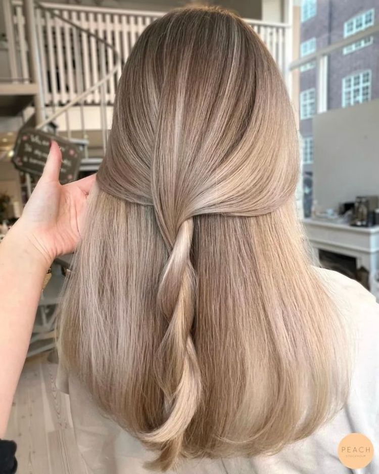 Beige Blonde Balayage