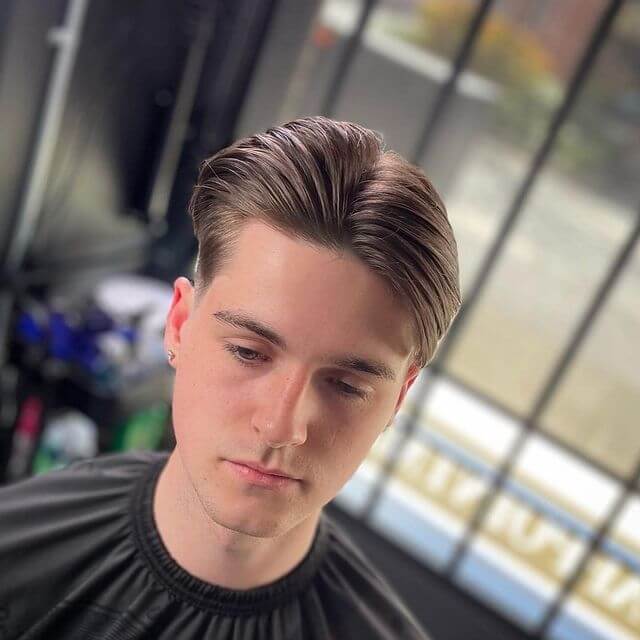 middle parted hair male