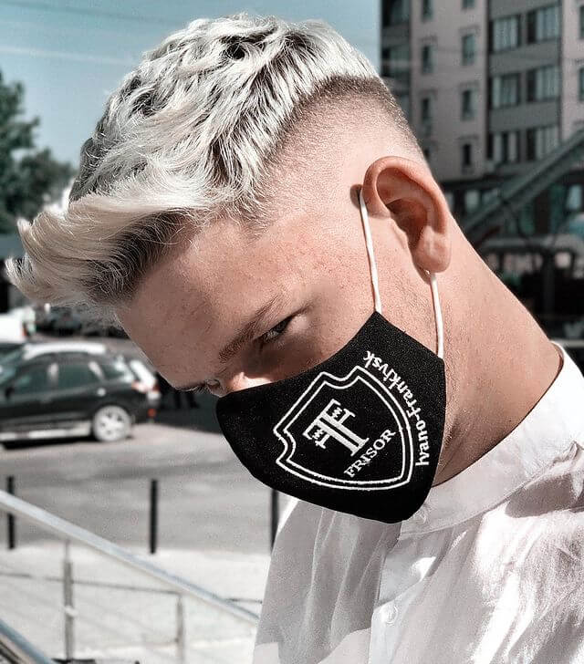Brush Up With Blonde Highlighted Strands