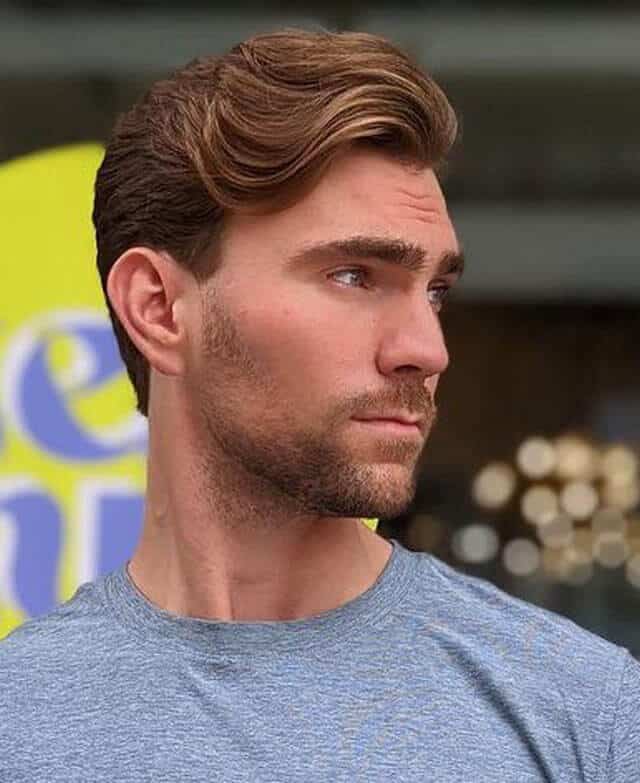Layered wavy short haircut for men