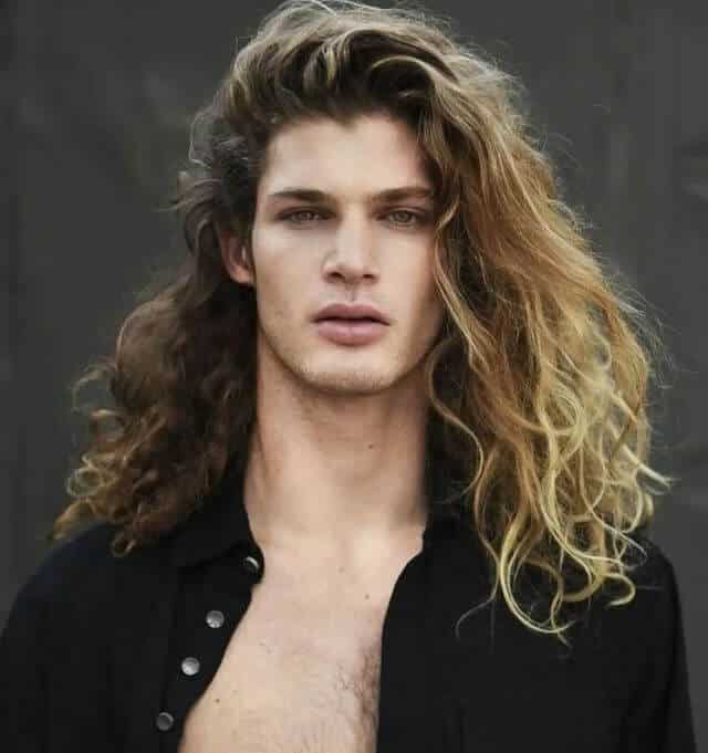 Ear Tucked Long Wavy Hair
