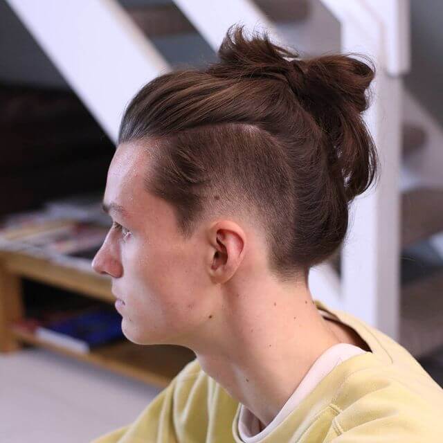  Man Loose Bun with Undercut