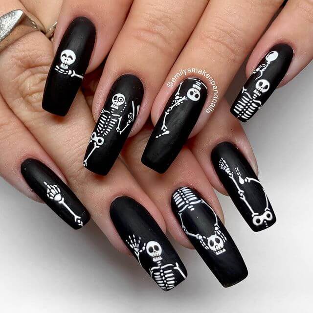 Skeletons Nails