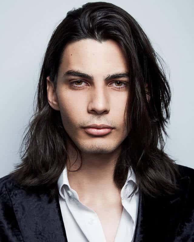 Black shoulder length long hairstyle