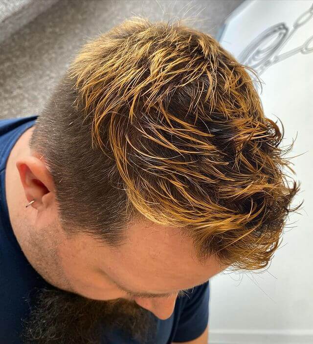 caramel-colored frosted tips