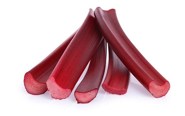 lighten your hair with rhubarb