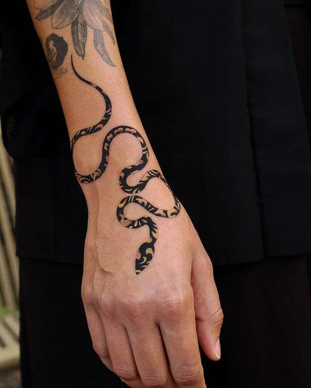 snake tattoo for hand