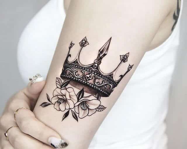 Crown-And-Poppies-Tattoo