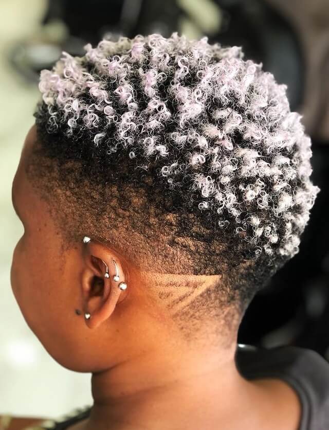 Frosted Tips hairstyle for black woman