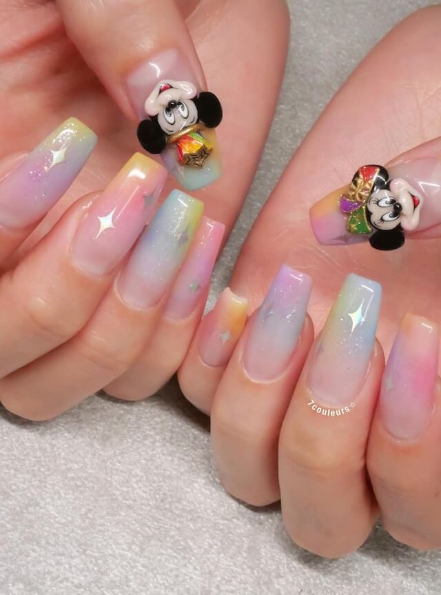 Gradient mickey nails