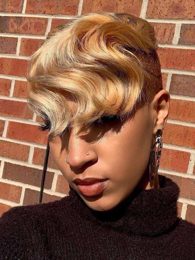 short hairstyle with curl bangs